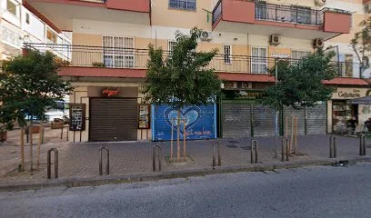 Dimensione Donna Corpo E Capelli S.N.C.