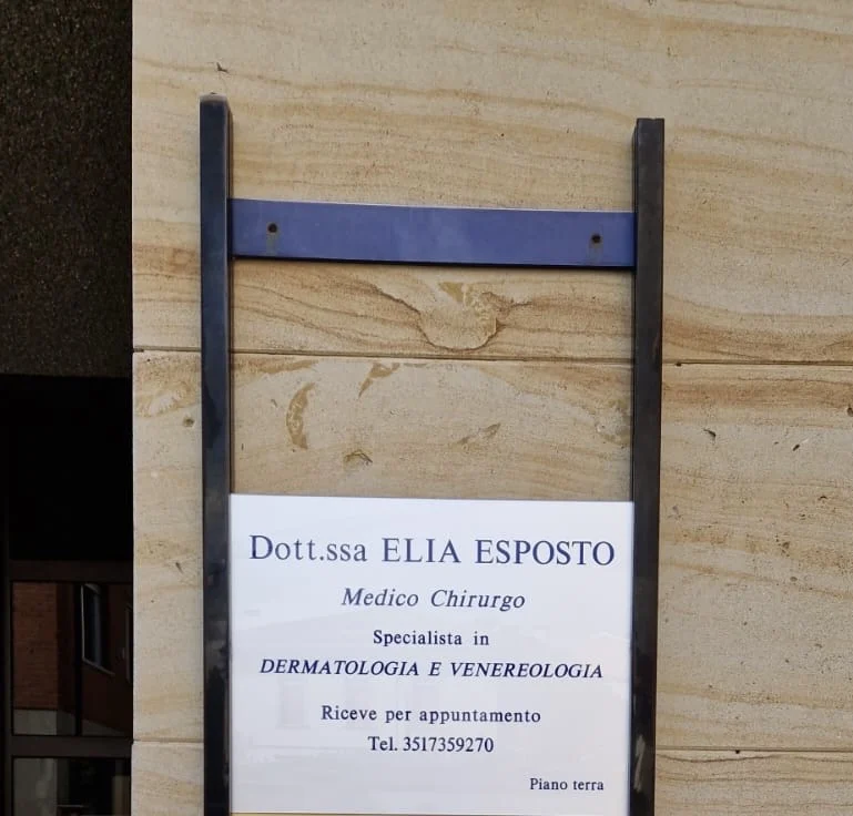 Dott.ssa Esposto Elia Dermatologa