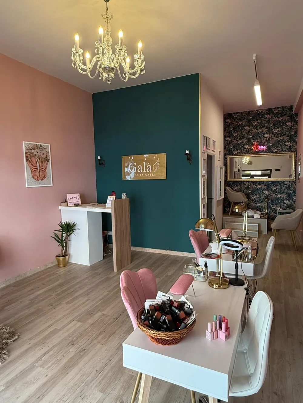Gala Beauty Nails