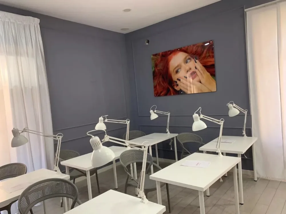 Gamax Academy - Corsi Ricostruzione Unghie Frattamaggiore