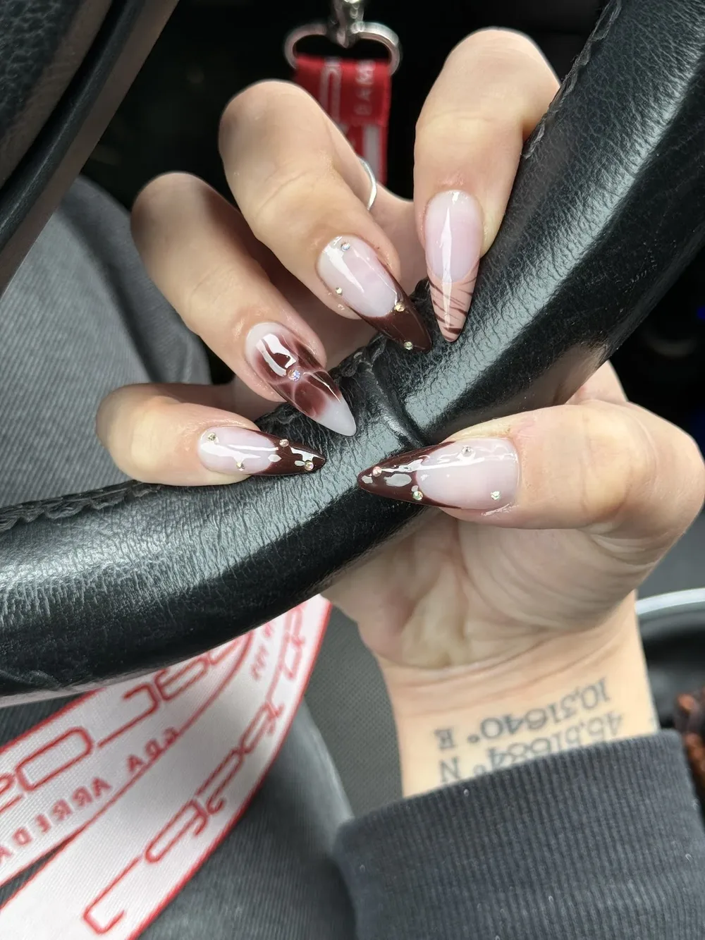 Juully Center Nails
