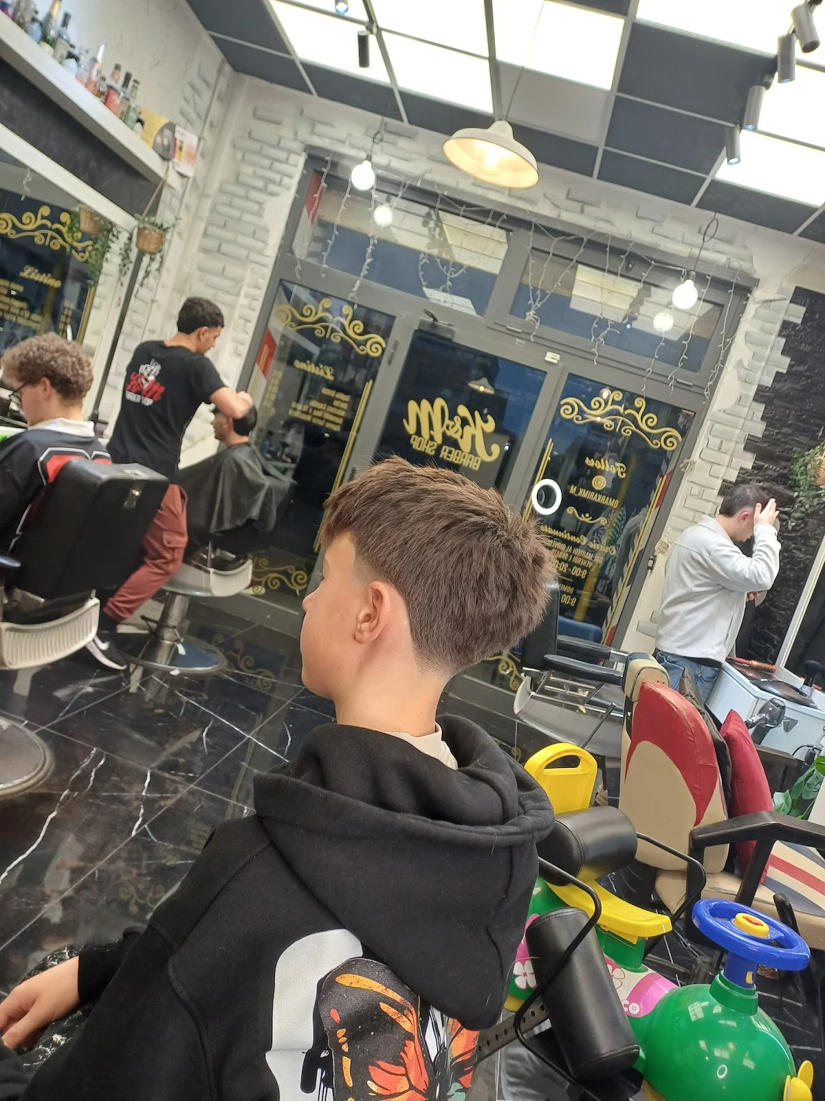 K&M Barber Shop