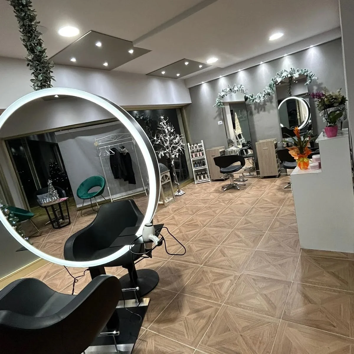 La Clo Hair Studio
