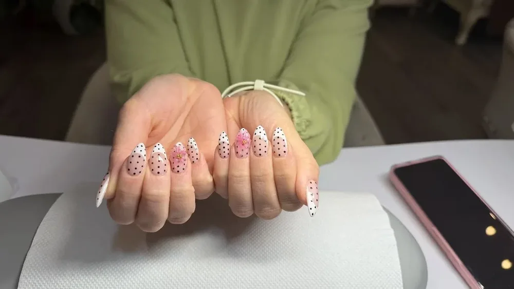 Luna Nails & Beauty - 5