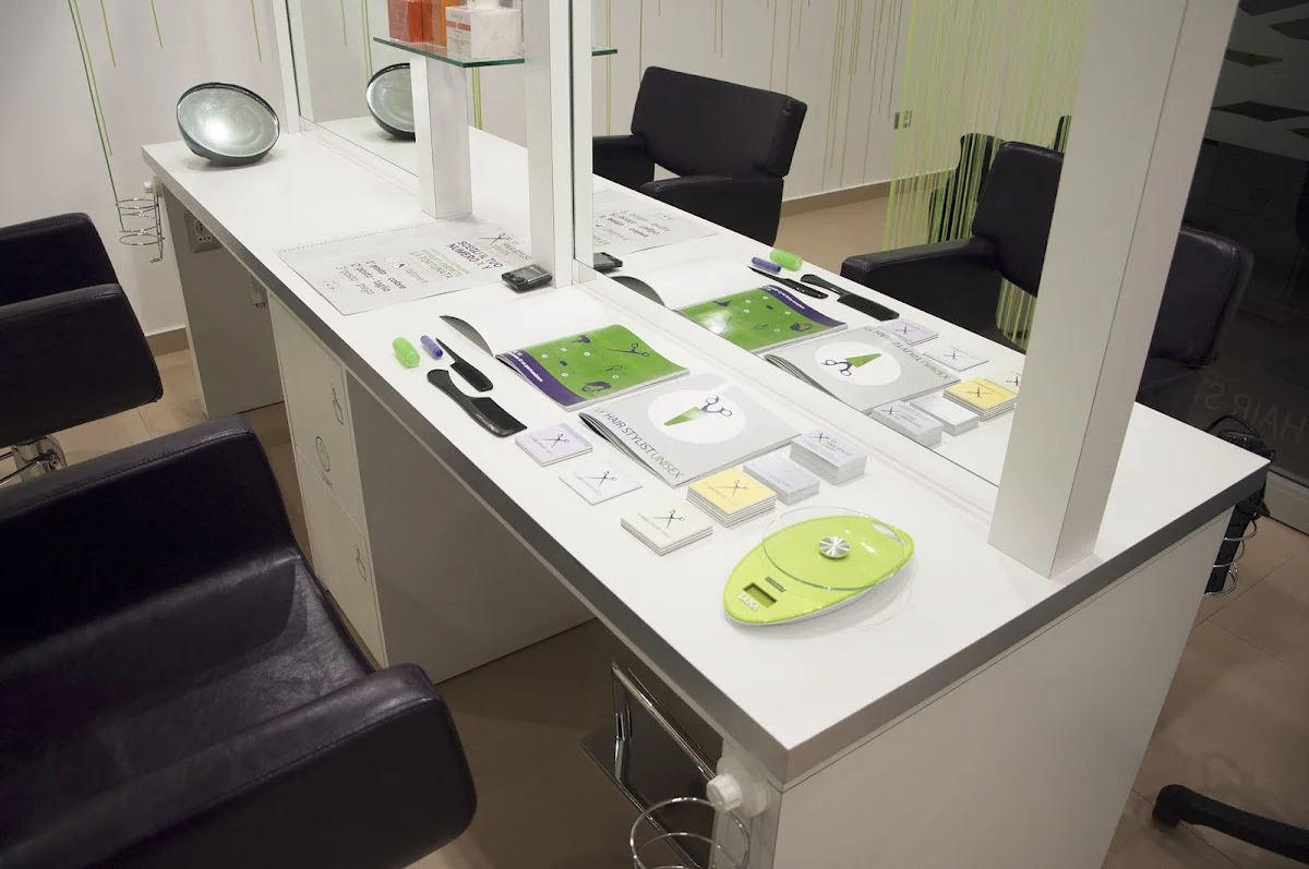 XY Hair Stylist Unisex - 2